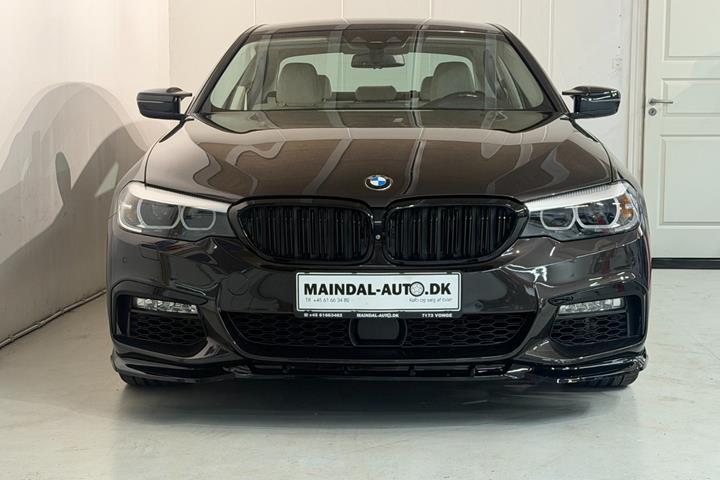 Rød BMW 530d fra 2017