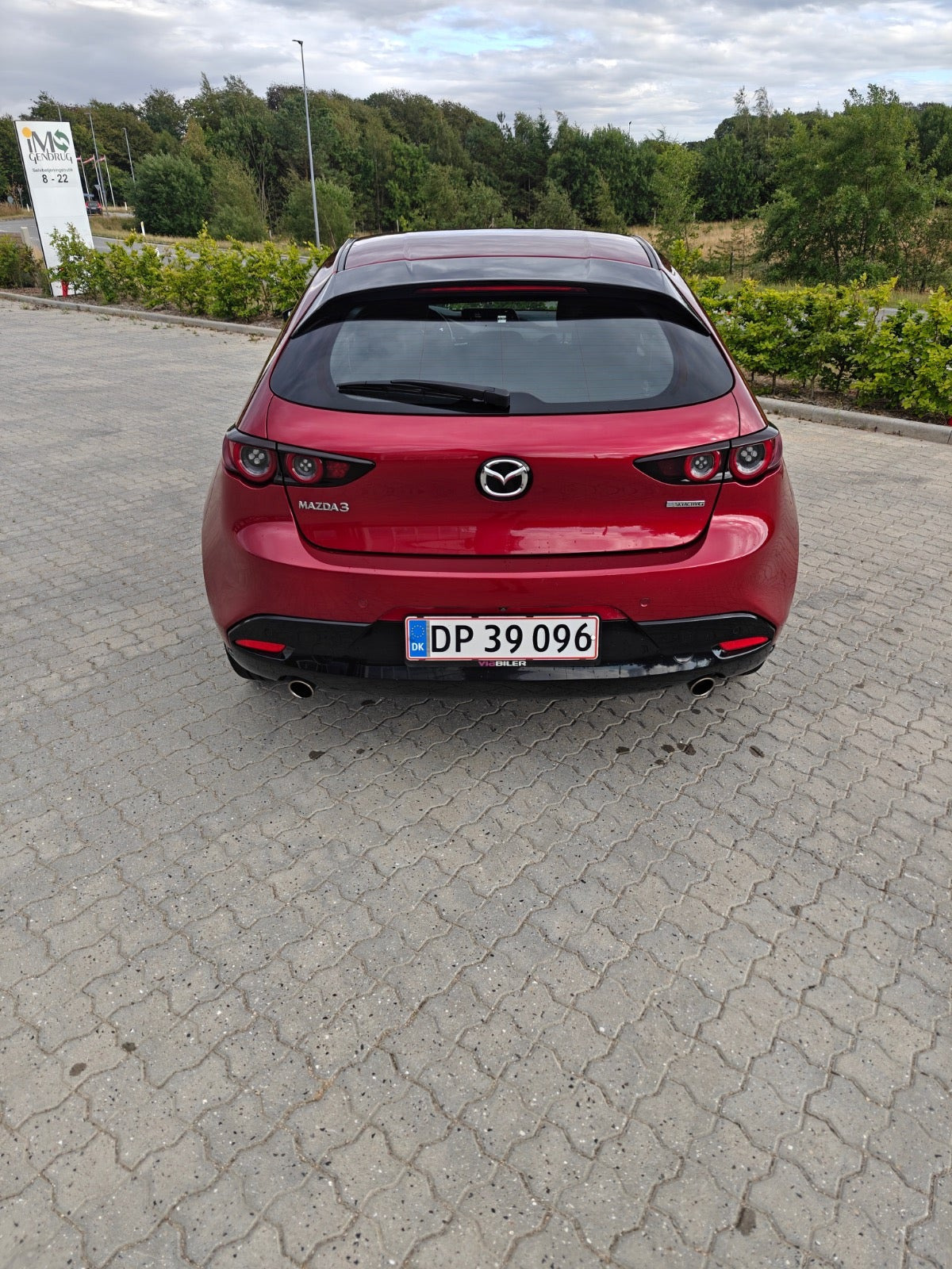 Rød Mazda 3 fra 2021