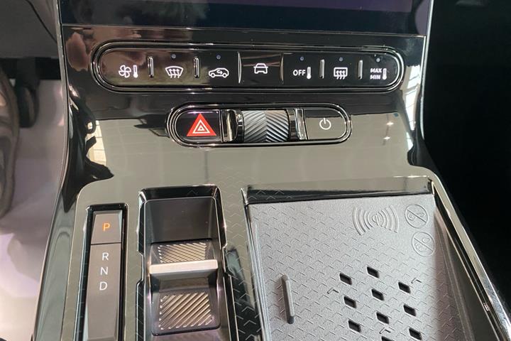 Grå Citroën ë-C5 Aircross fra 2025