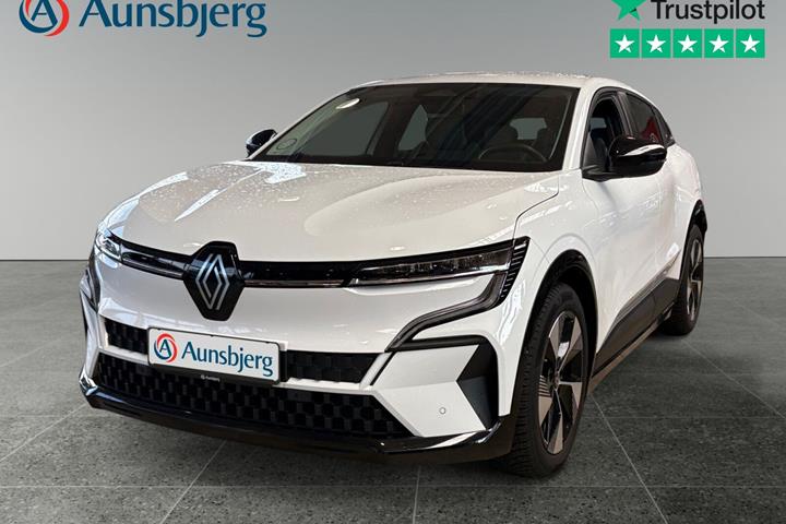 Hvid Renault Megane E-Tech fra 2022 set udefra
