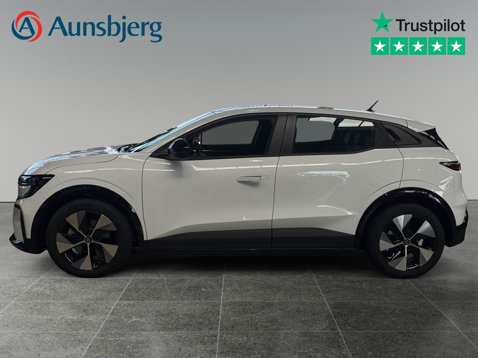 Hvid Renault Megane E-Tech fra 2022