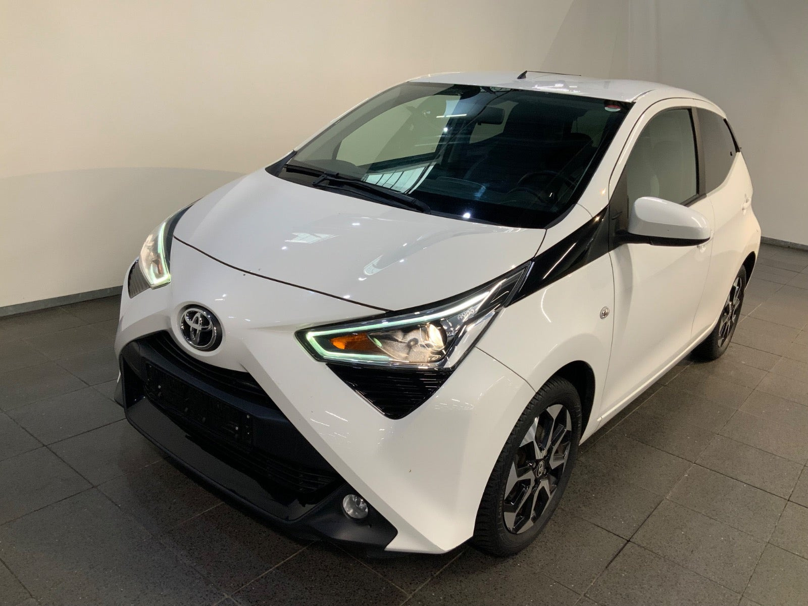 Toyota Aygo 1,0 VVT-i x-press x-shift