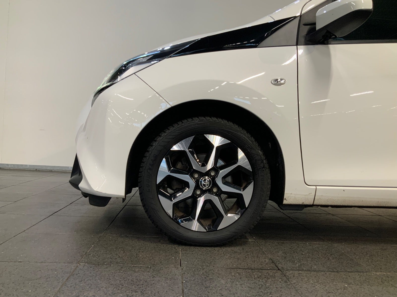 Hvid Toyota Aygo fra 2020