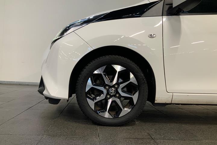 Hvid Toyota Aygo fra 2020