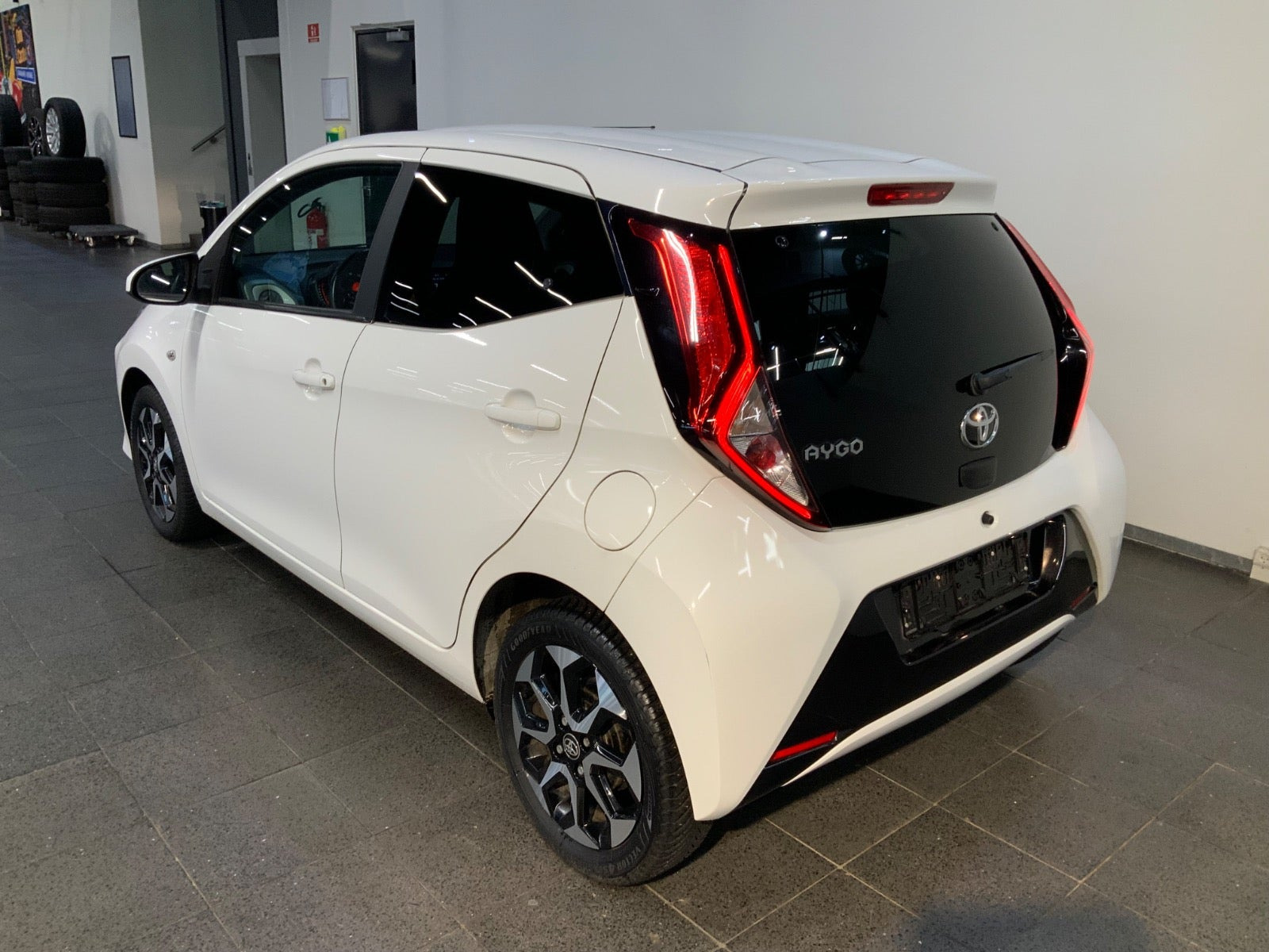 Hvid Toyota Aygo fra 2020