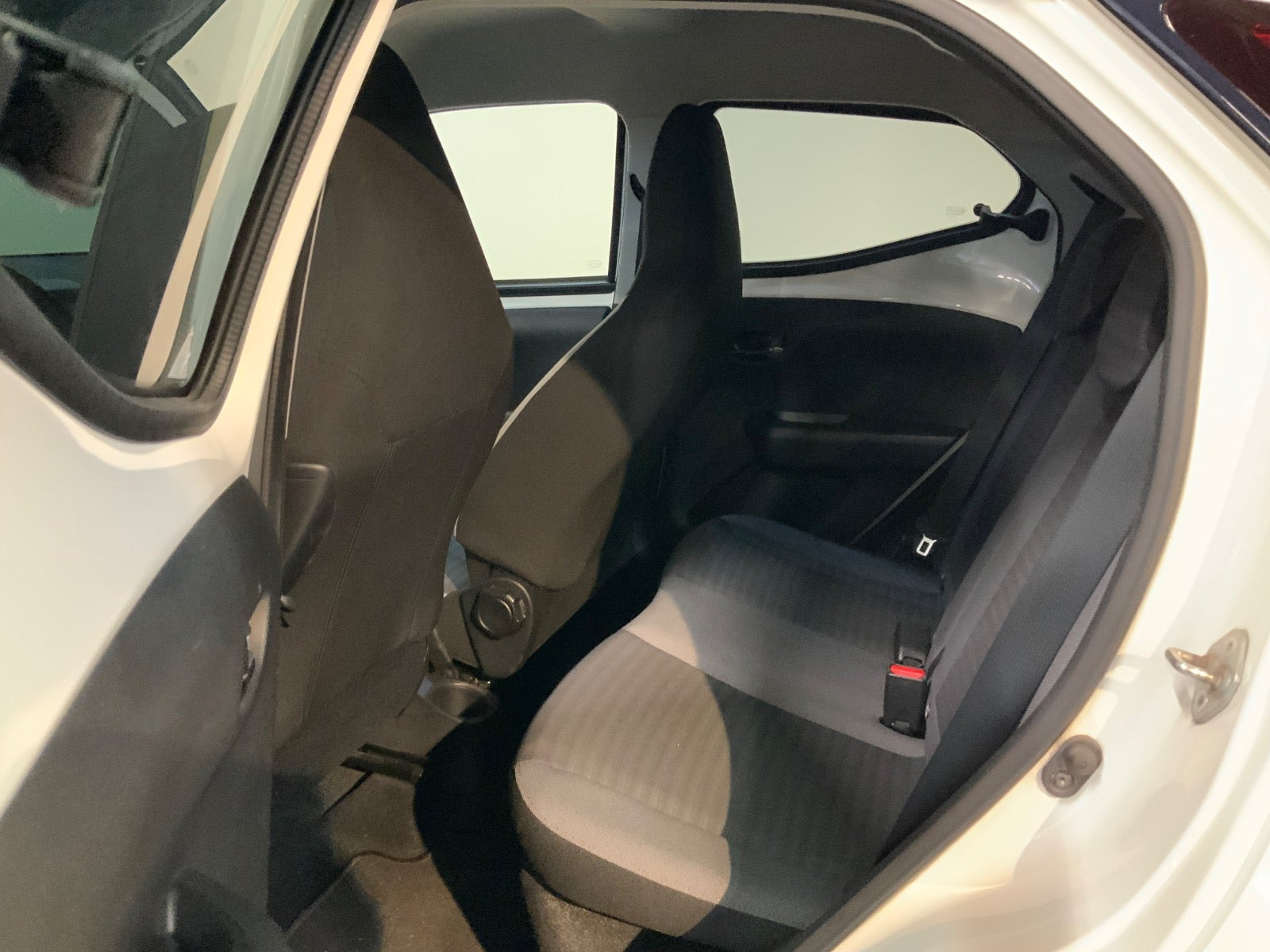 Hvid Toyota Aygo fra 2020