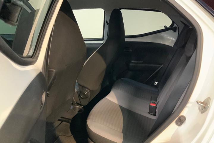 Hvid Toyota Aygo fra 2020