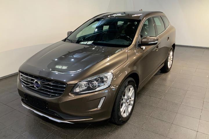 Brun Volvo XC60 fra 2015 set udefra