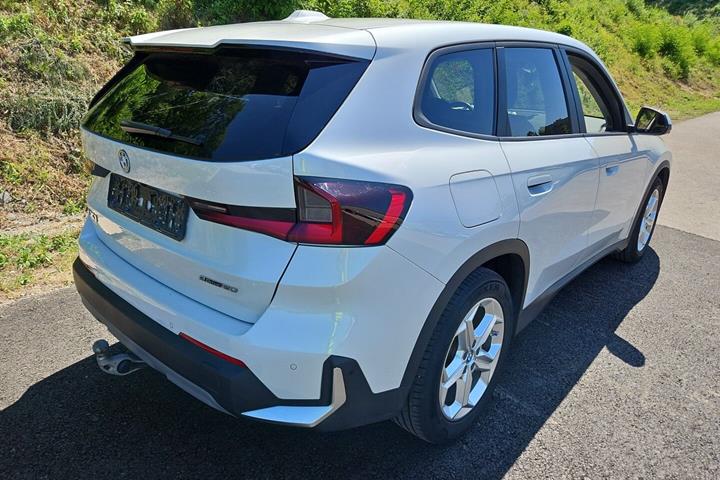 Hvid BMW iX1 fra 2024