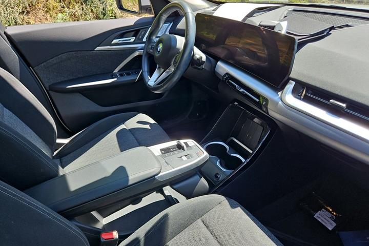 Hvid BMW iX1 fra 2024