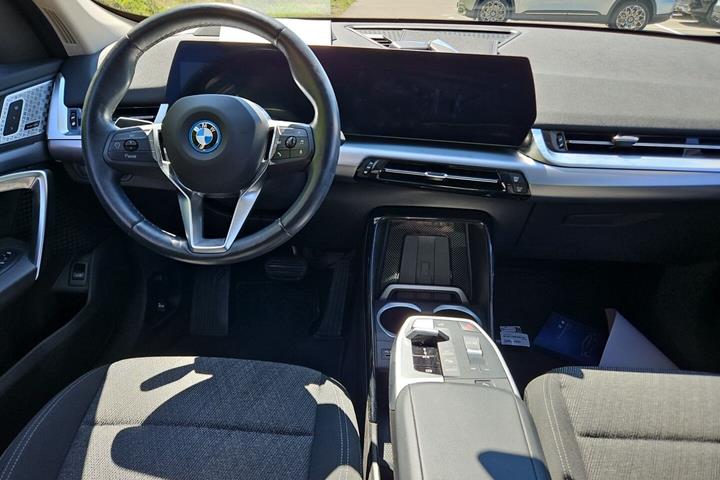 Hvid BMW iX1 fra 2024