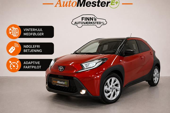 Rød Toyota Aygo X fra 2022 set udefra