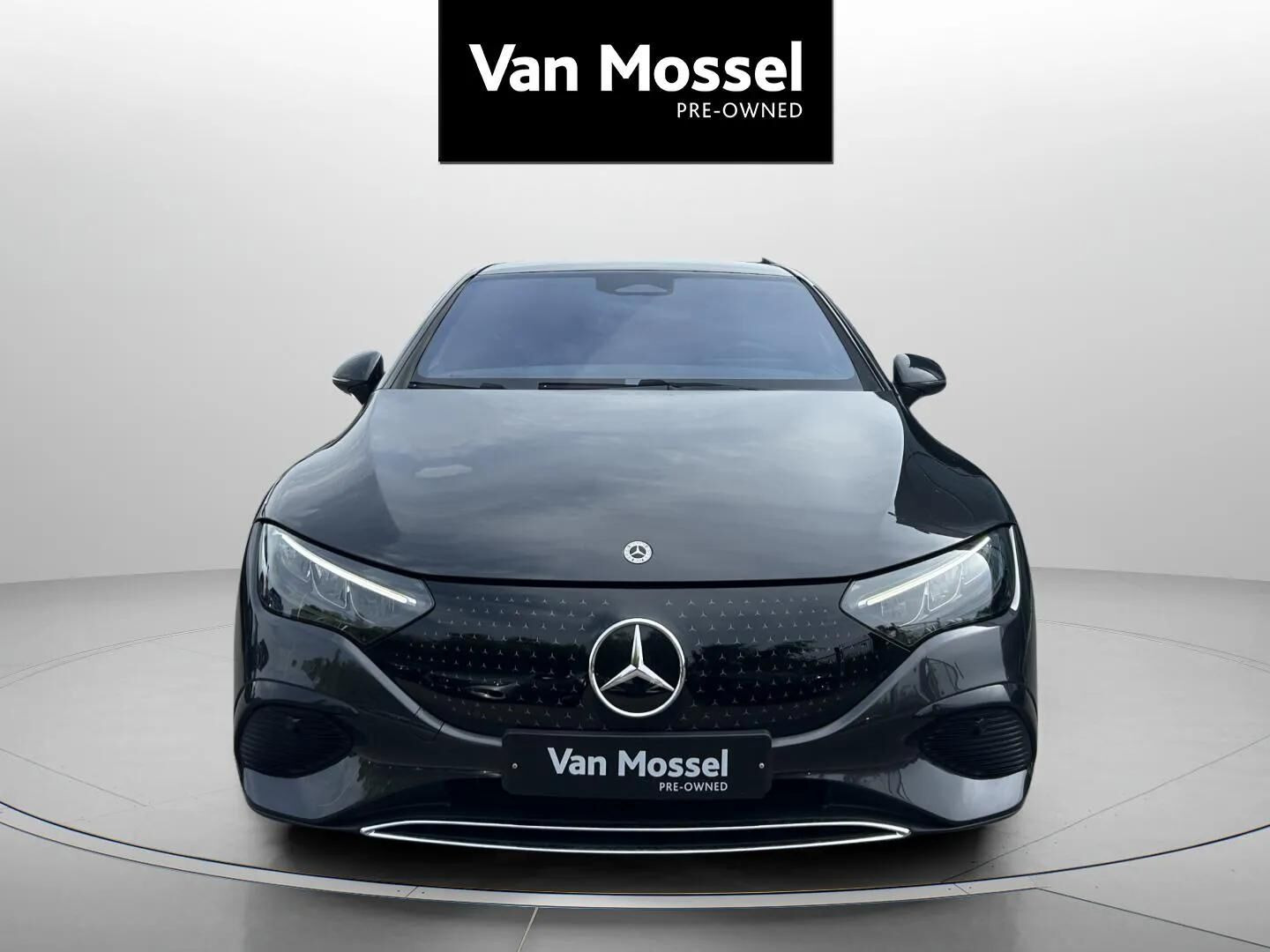 Grå Mercedes EQE 350+ fra 2025