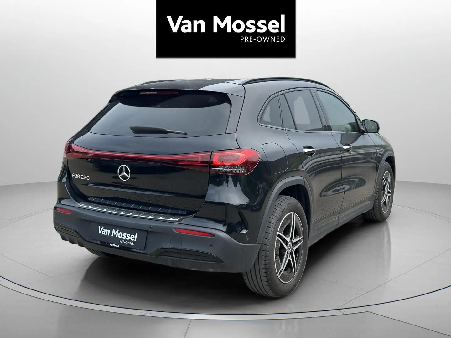 Sort Mercedes EQA 250 fra 2024