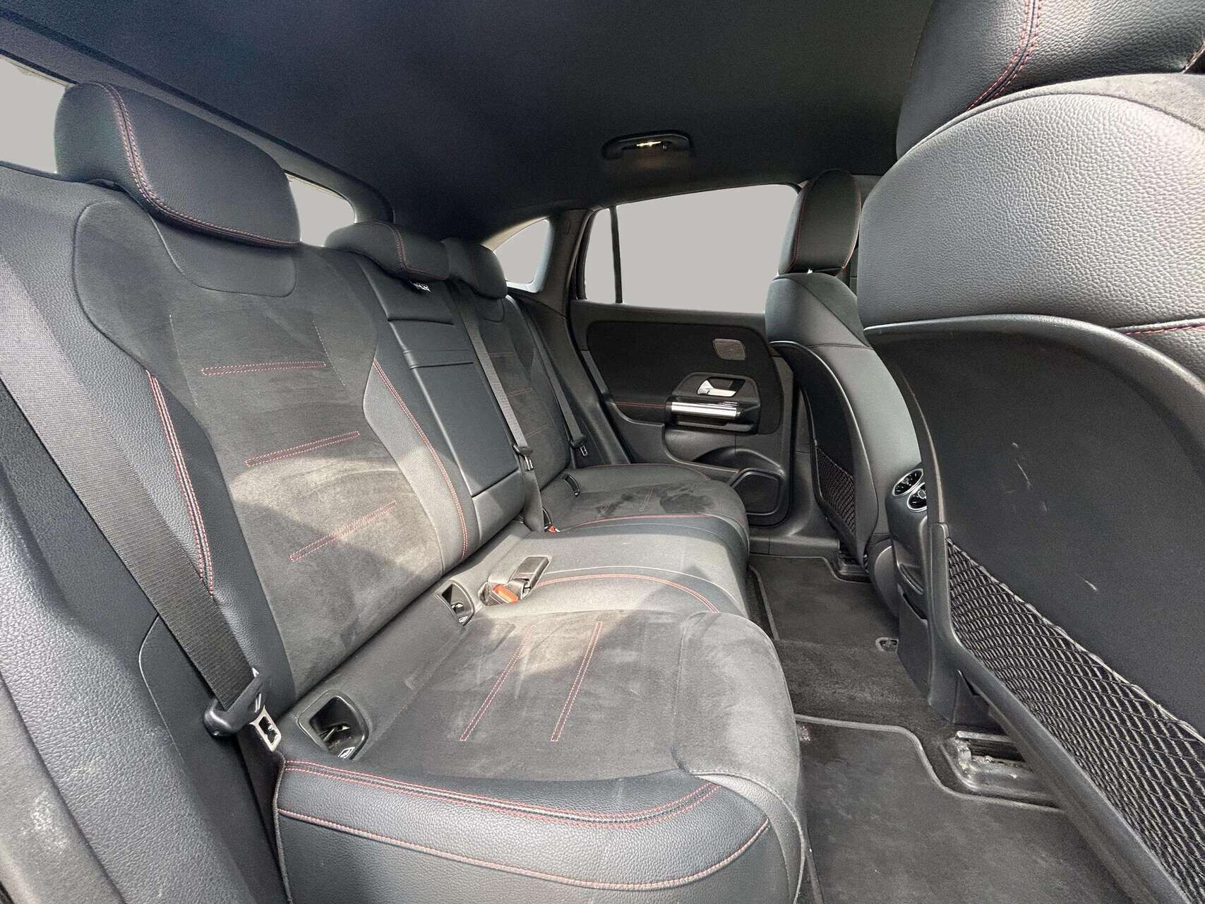 Sort Mercedes EQA250 fra 2024