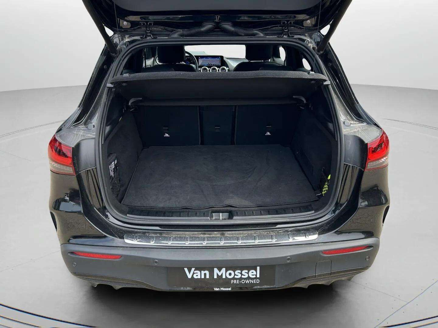 Sort Mercedes EQA 250 fra 2024