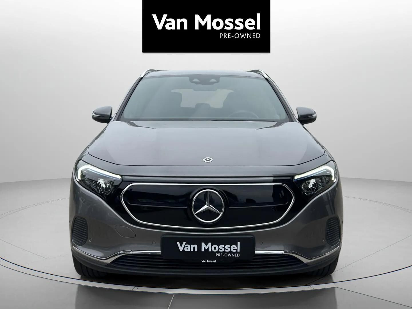 Grå Mercedes EQA 250 fra 2023
