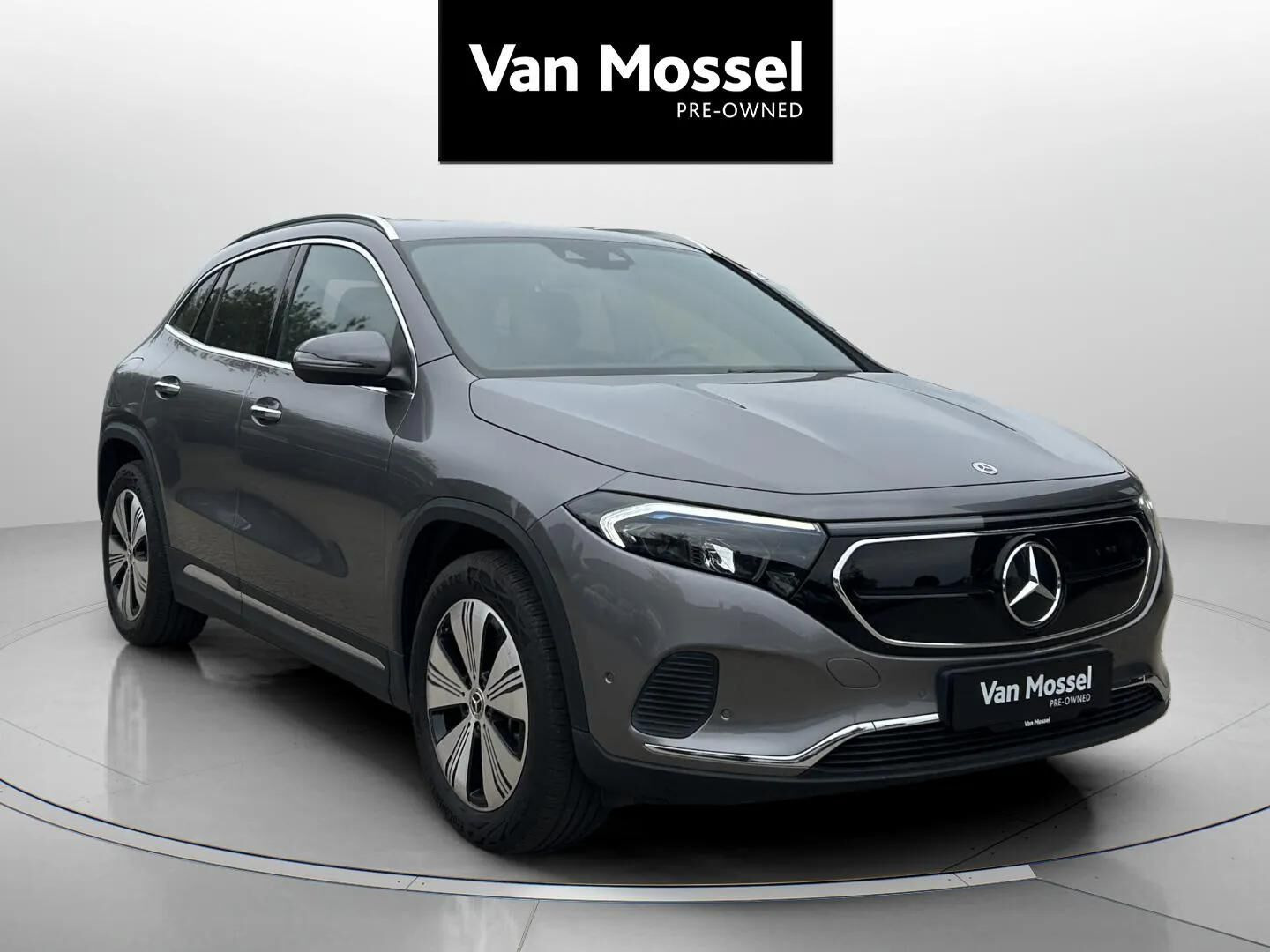 Grå Mercedes EQA 250 fra 2023