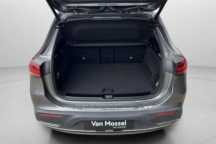 Grå Mercedes EQA 250 fra 2023