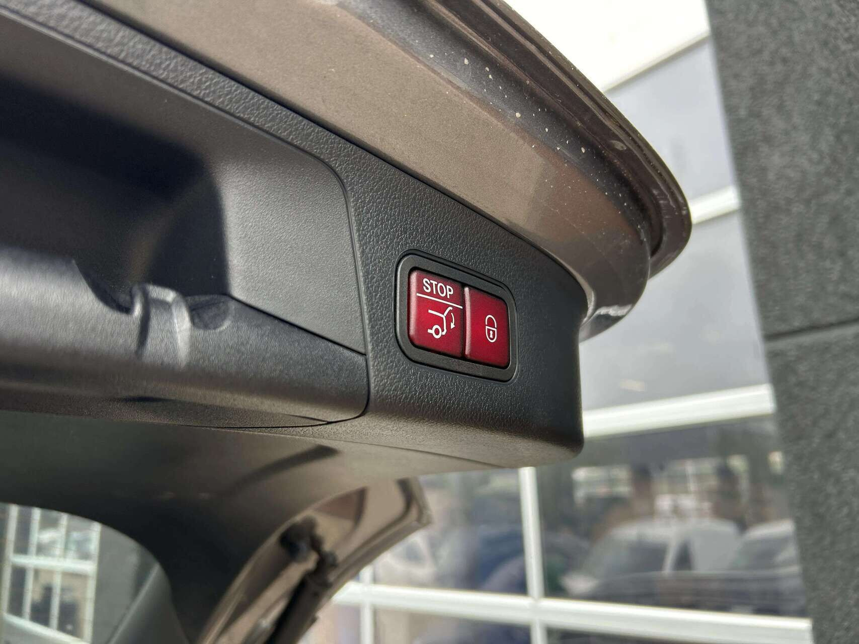 Grå Mercedes EQA 250 fra 2023