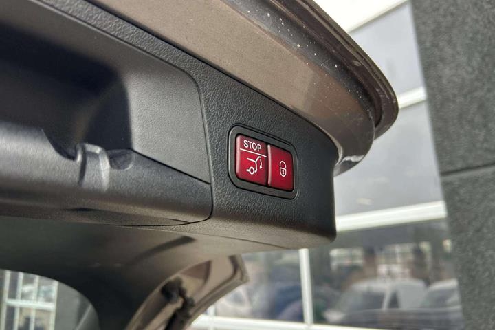 Grå Mercedes EQA 250 fra 2023