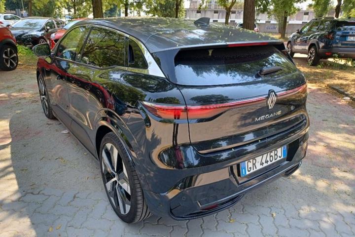 Sort Renault Megane E-Tech fra 2024