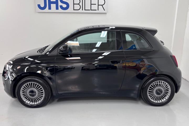 Sort Fiat 500e fra 2023