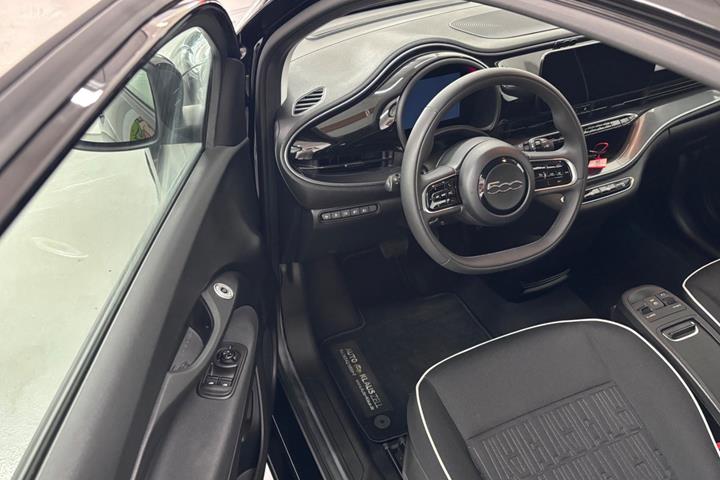Sort Fiat 500e fra 2023