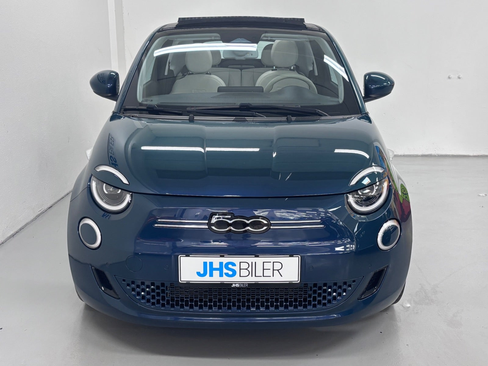 Grøn Fiat 500e fra 2023