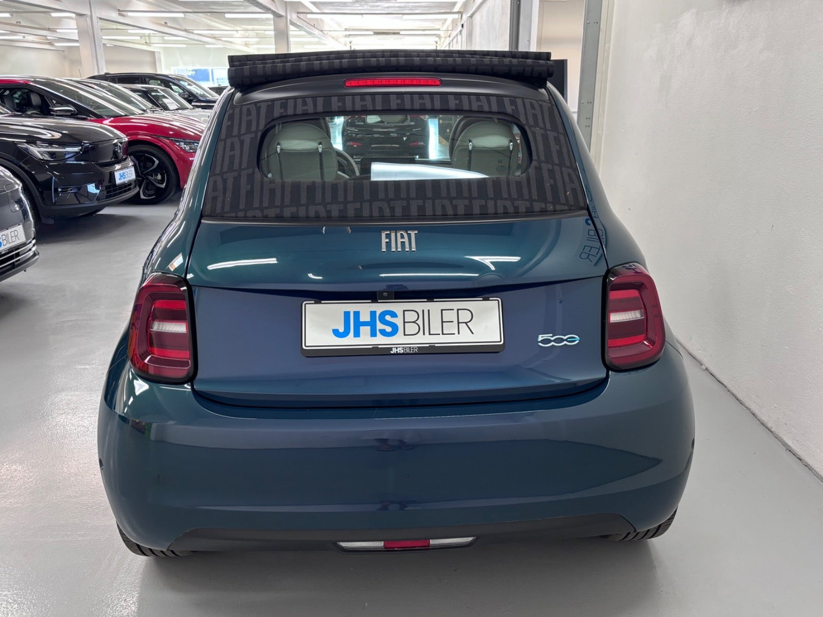 Grøn Fiat 500e fra 2023