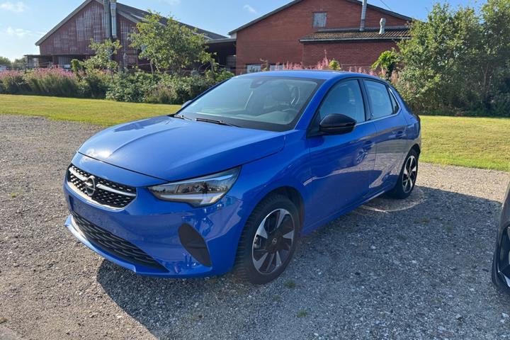 Blå Opel Corsa-e fra 2022