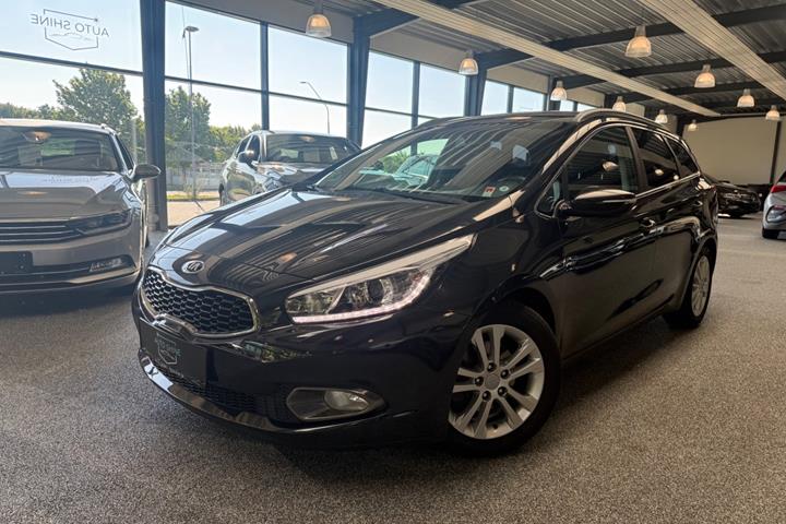 undefined Kia Ceed fra 2013 set udefra