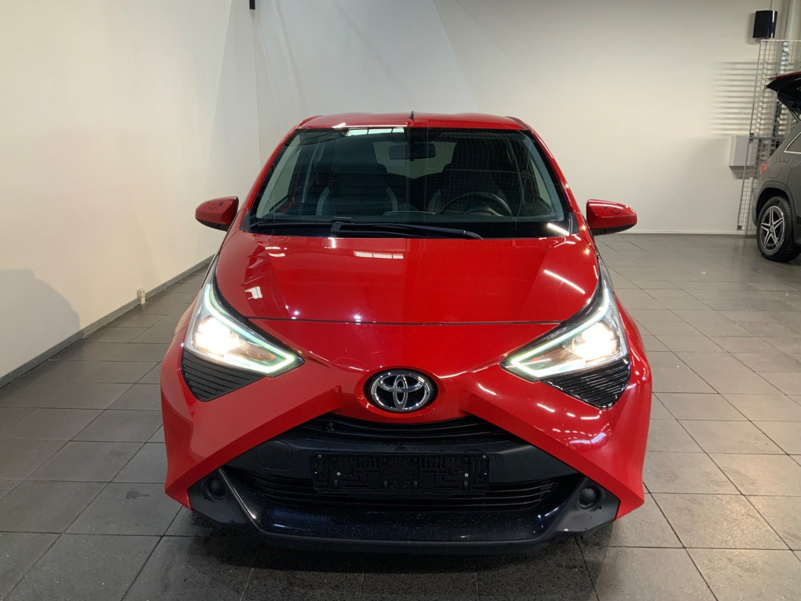 Rød Toyota Aygo fra 2019