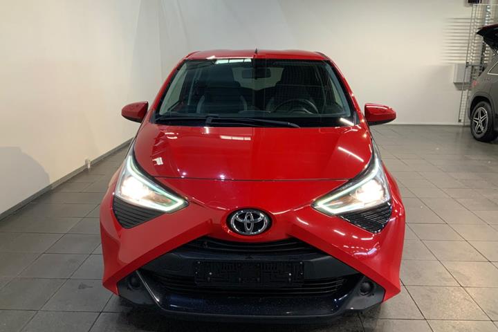 Rød Toyota Aygo fra 2019