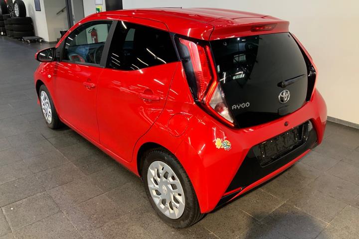 Rød Toyota Aygo fra 2019