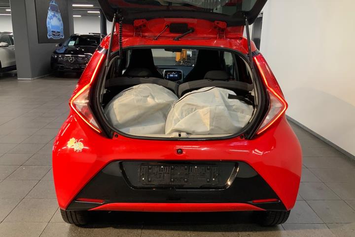 Rød Toyota Aygo fra 2019