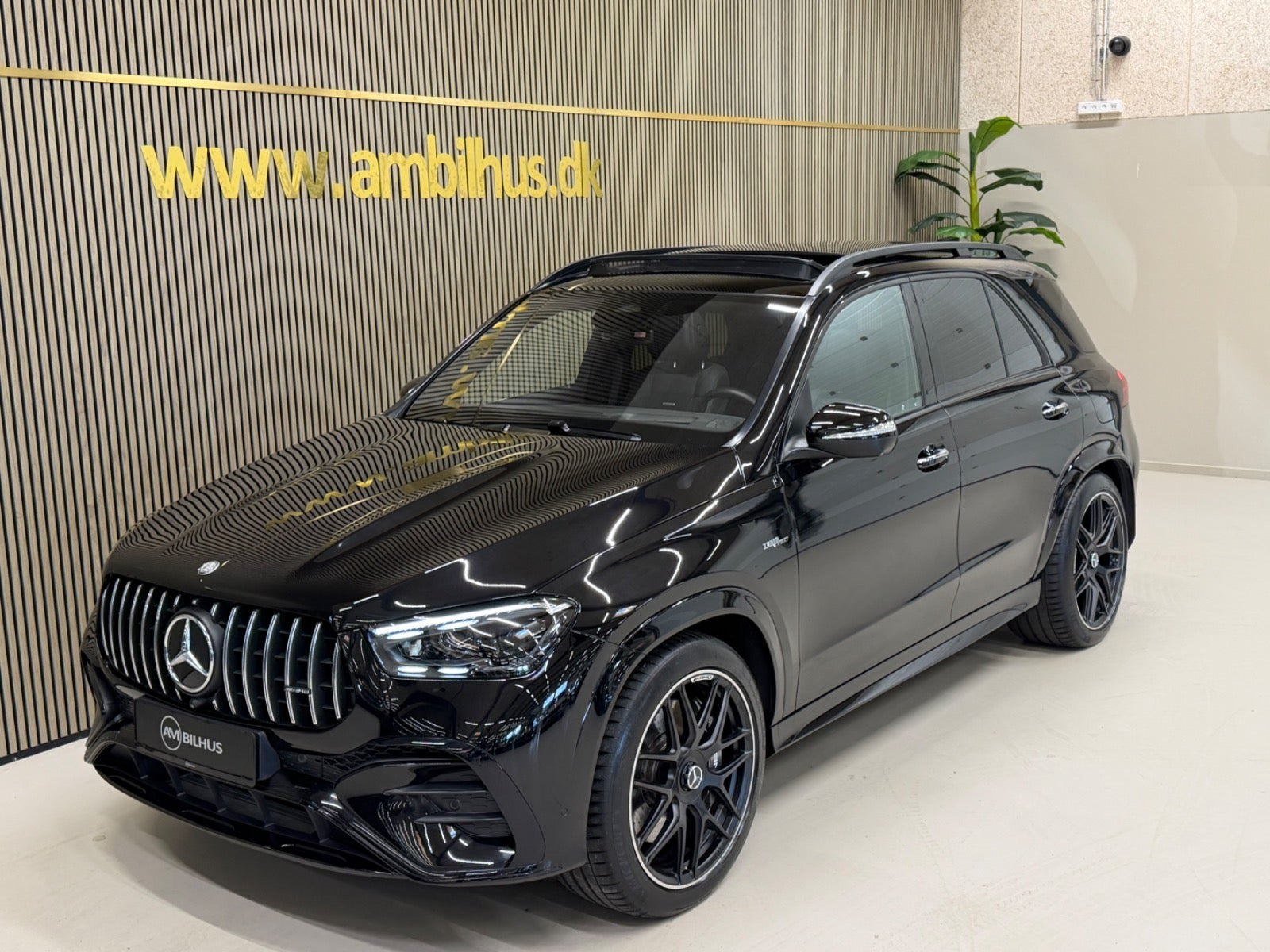 Sort Mercedes GLE53 fra 2025