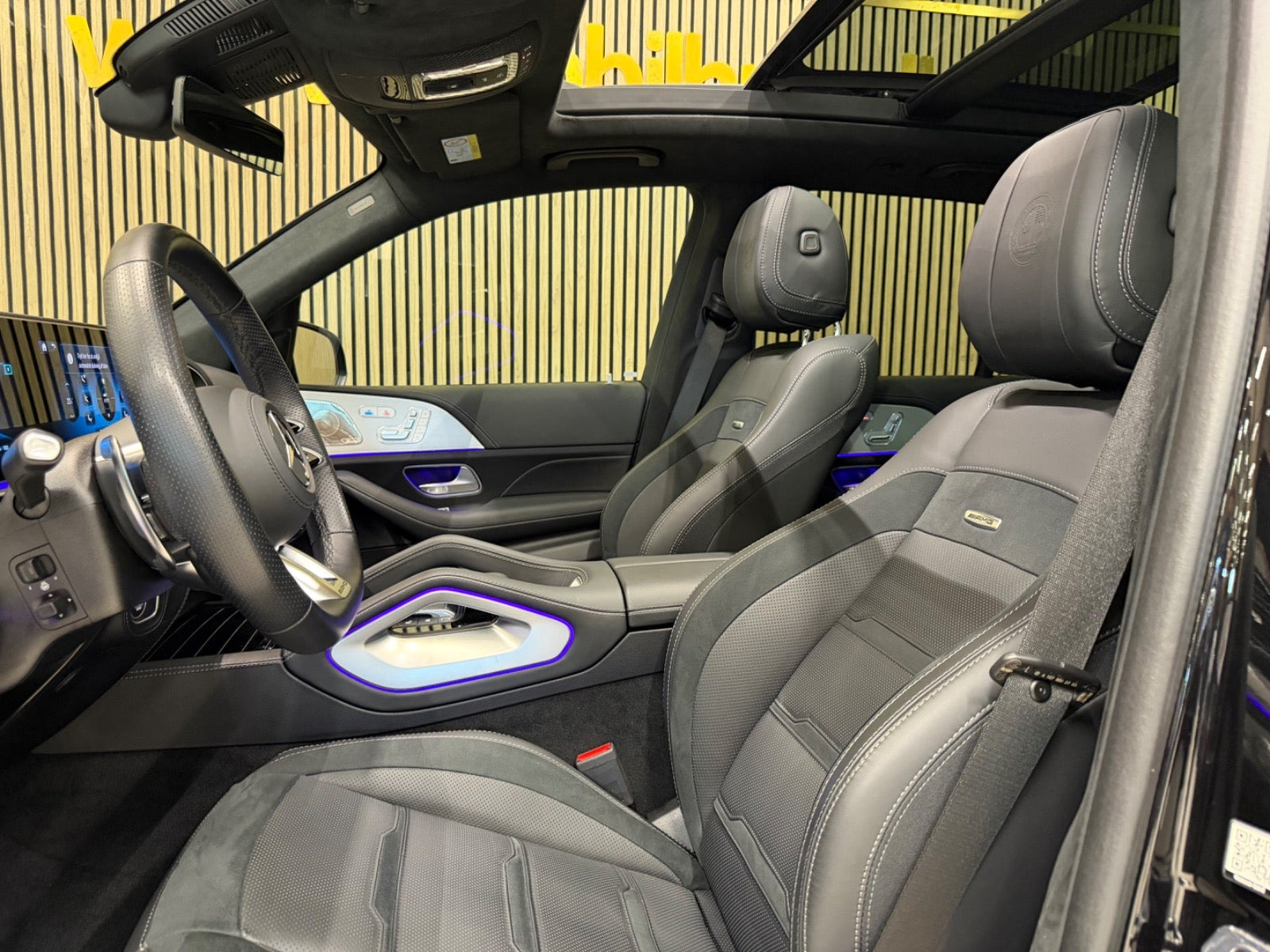 Sort Mercedes GLE53 fra 2025
