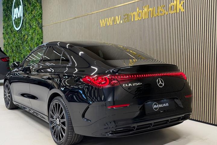 Sort Mercedes CLA250+ fra 2026