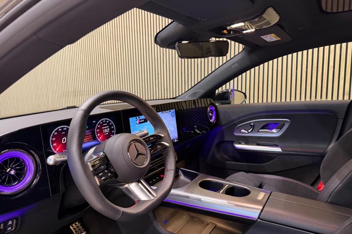 Sort Mercedes CLA250+ fra 2026