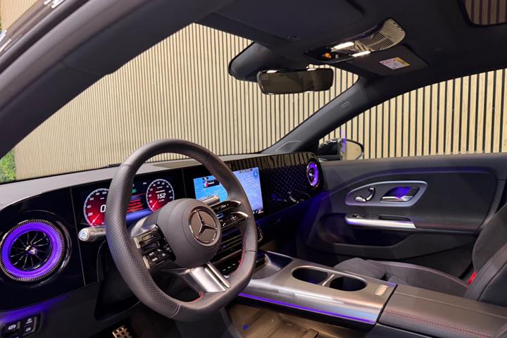Sort Mercedes CLA250+ fra 2026