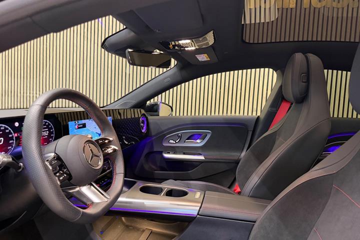 Sort Mercedes CLA250+ fra 2026