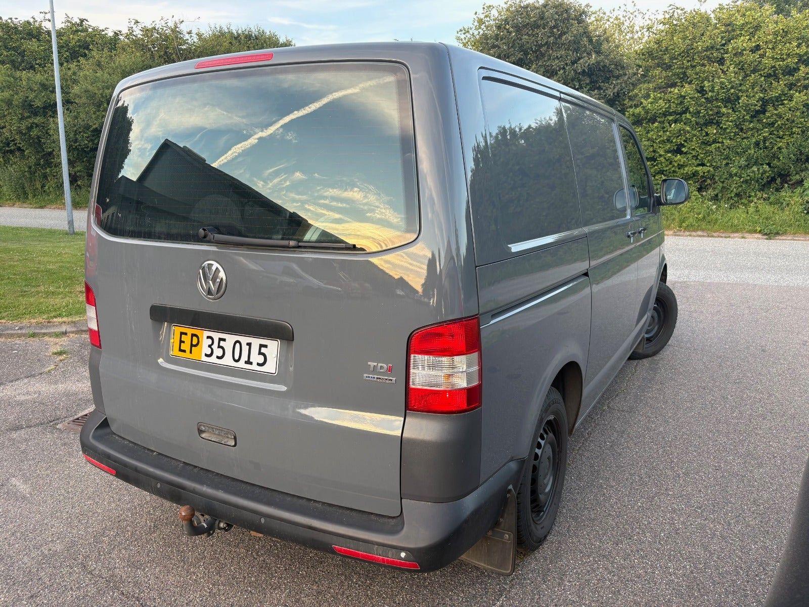 Sort VW Transporter fra 2013