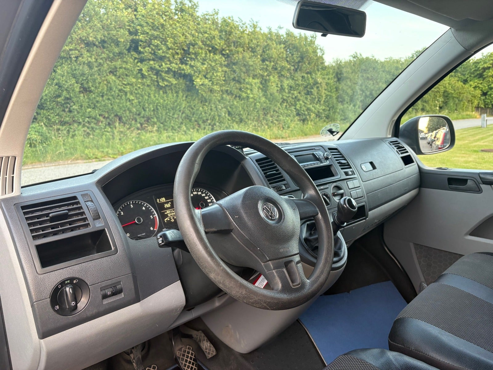 Sort VW Transporter fra 2013