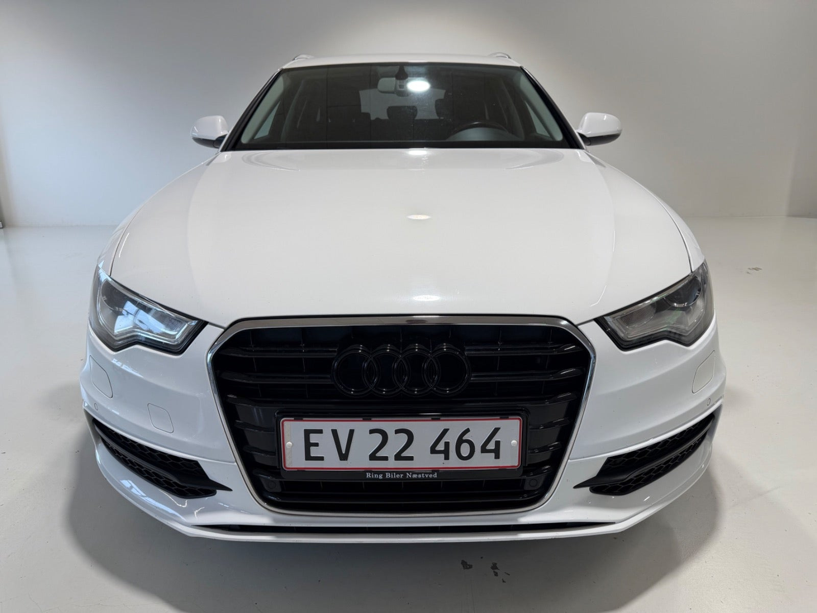 Hvid Audi A6 fra 2014