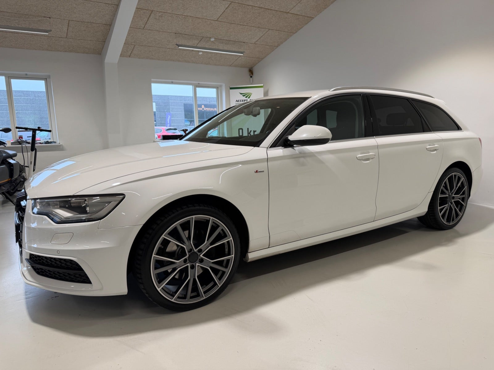 Hvid Audi A6 fra 2014