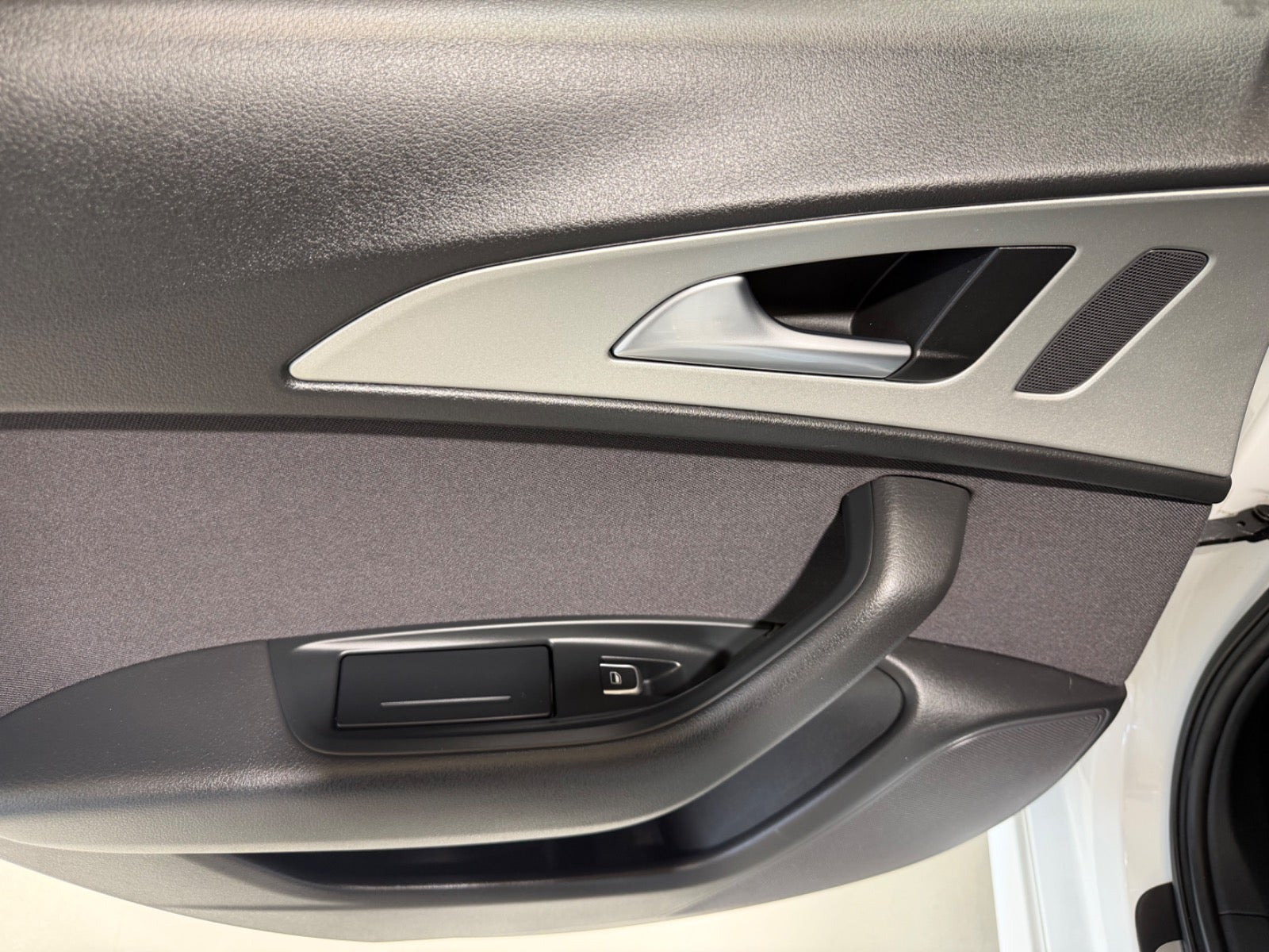 Hvid Audi A6 fra 2014