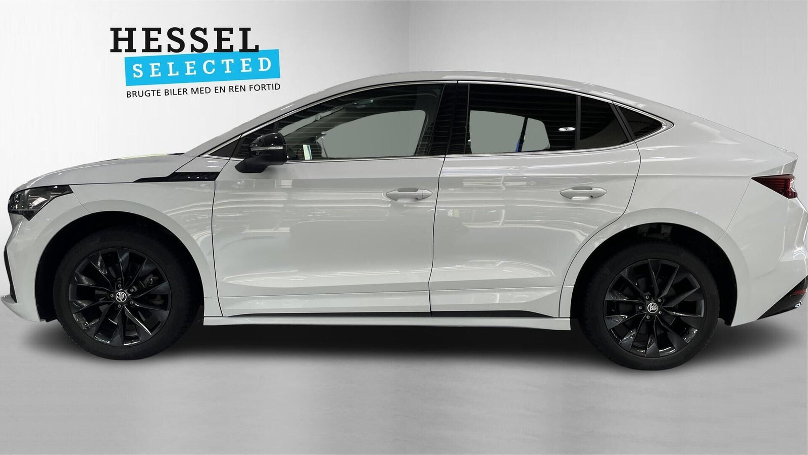Hvid Skoda Enyaq fra 2023