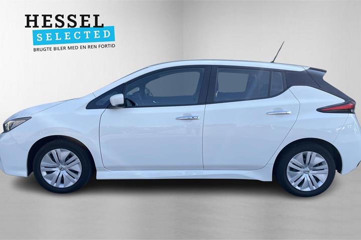 Hvid Nissan Leaf fra 2022