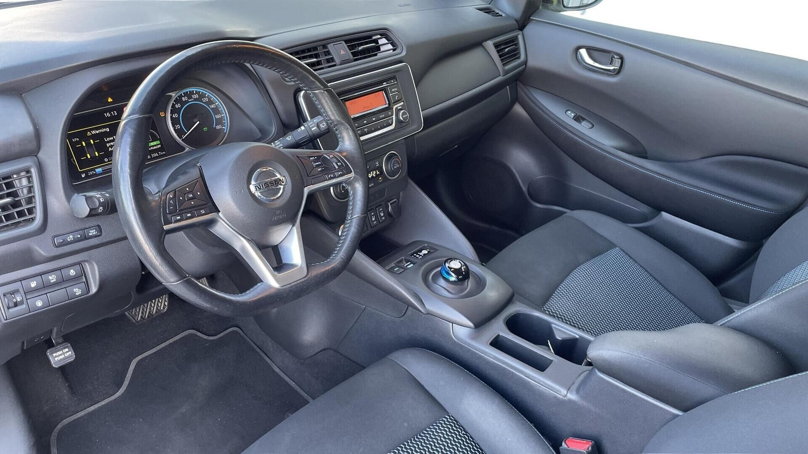 Hvid Nissan Leaf fra 2022